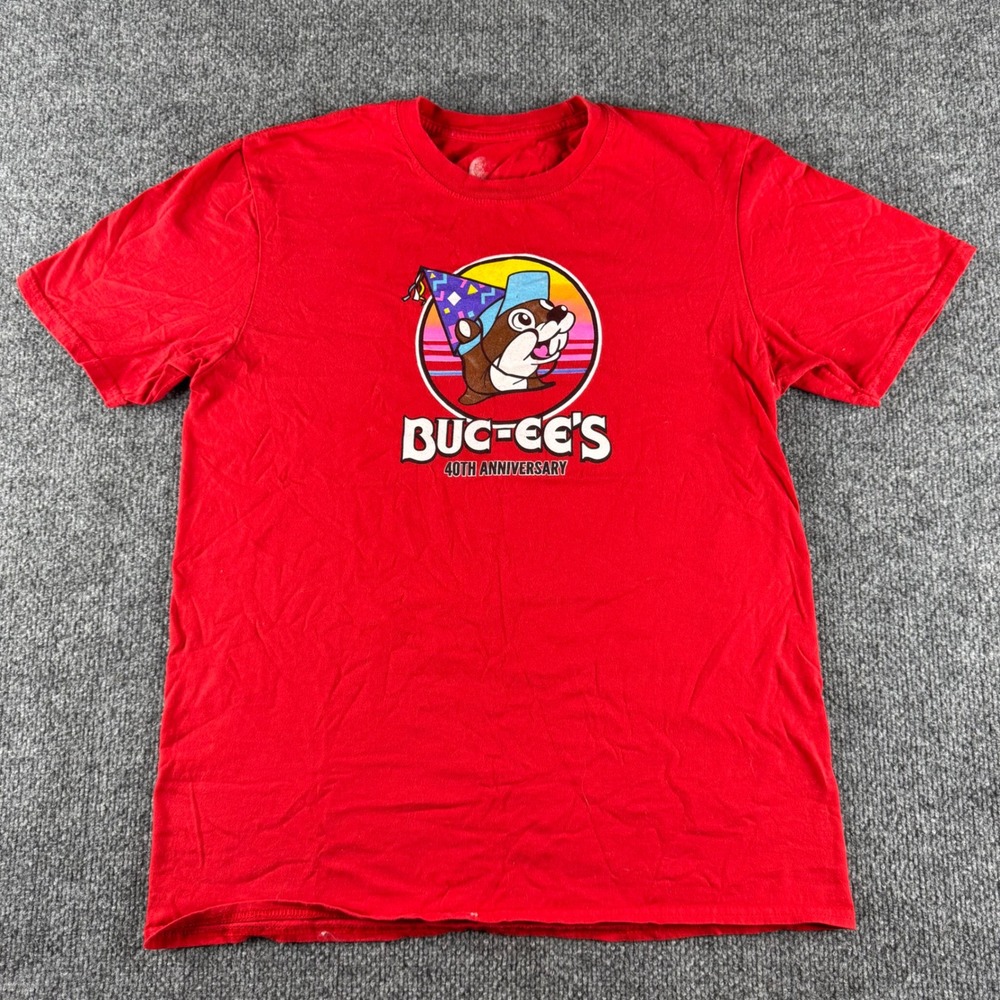Buc-ees 40th Anniversary T-Shirt Mens Medium Red 1982 Retro Graphic Beaver Tee